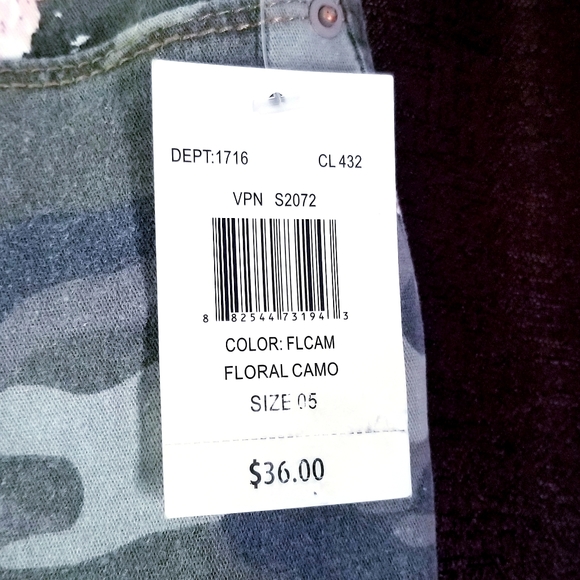 NWT, YMI Grey Floral Camo Cutoff Jean Shorts - Picture 10 of 10